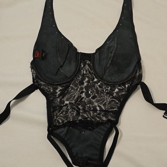 SPICE LEATHER AND LACE SEXY BODYSUIT SIZE SMALL. - Picture 4 of 9